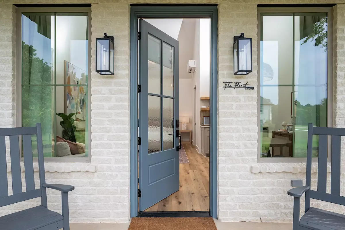 The-entryway-to-The-Floret-cottage-for-rent-in-Tyler-TX